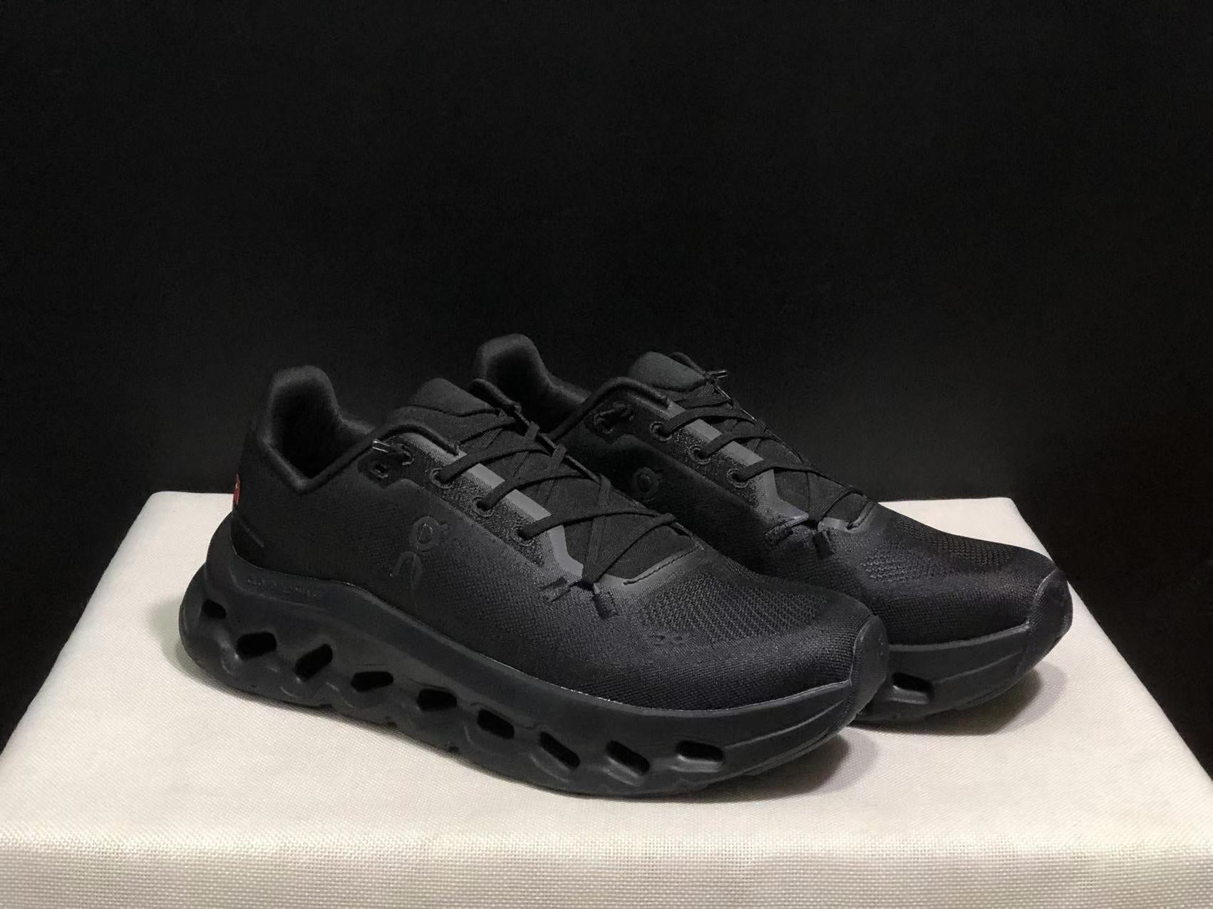 On Cloudtilt 'Triple Black'