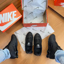 NIKE SHOX