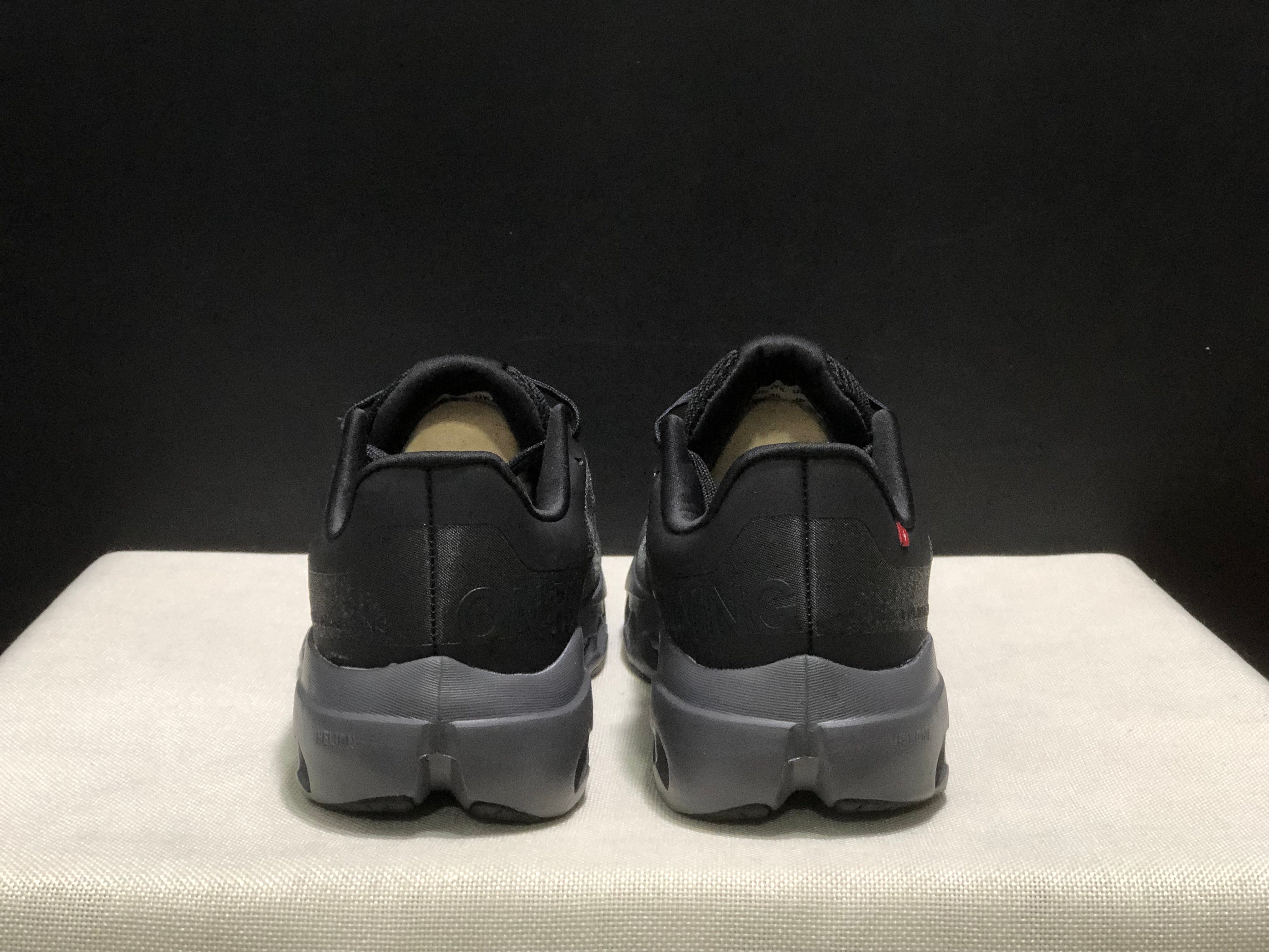 On Cloudsurfer Next 'Black'