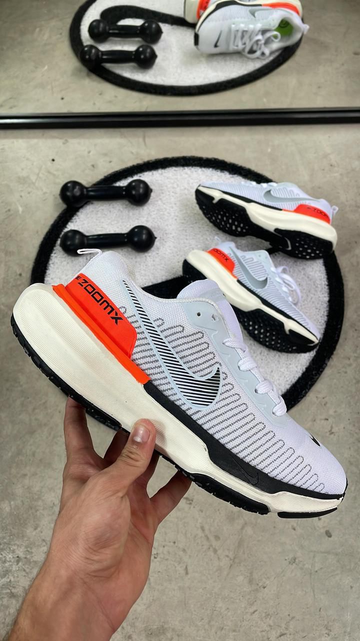 ZOOM X INVINCIBLE RUN 3