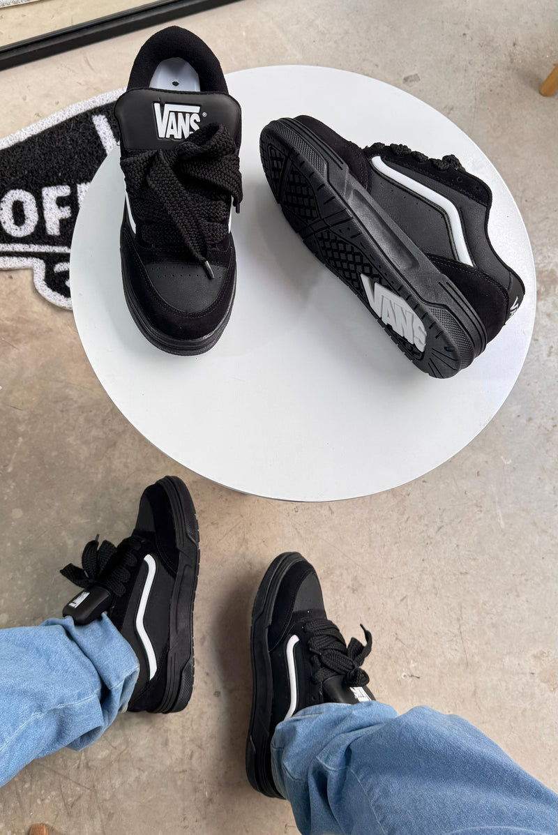 VANS HYLANE