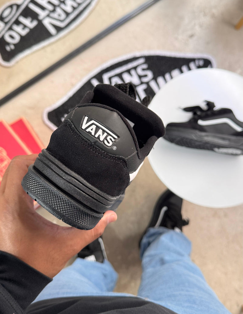 VANS HYLANE