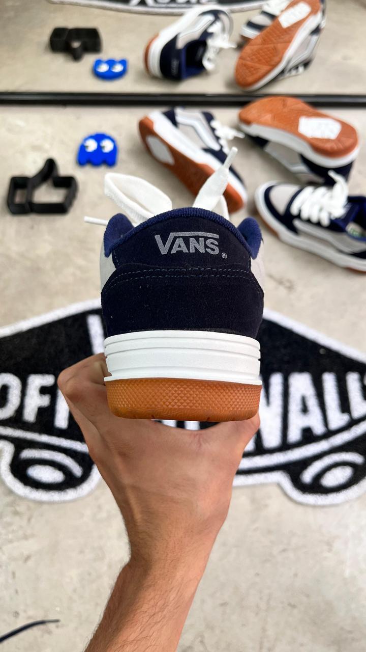 VANS HYLANE