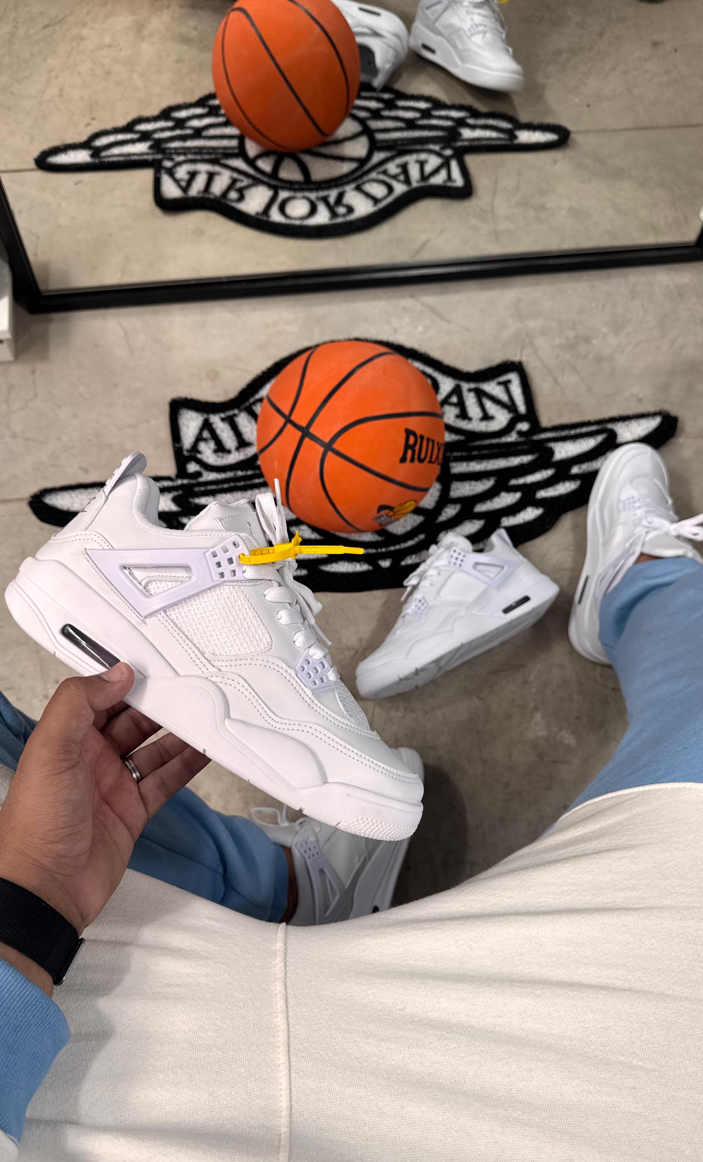 Jordan 4 branco