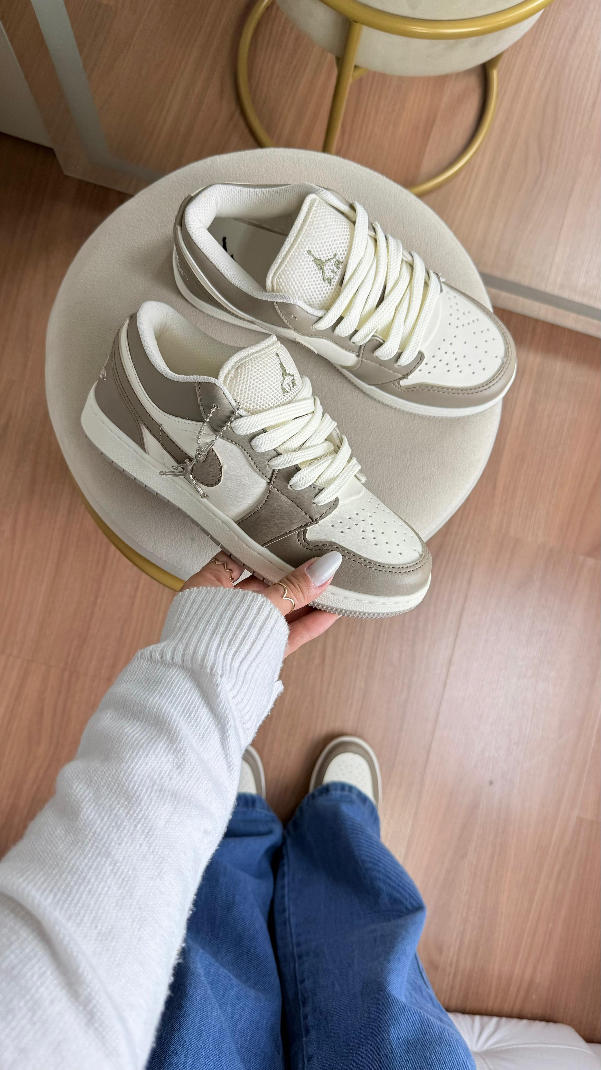 Jordan Low marrom claro