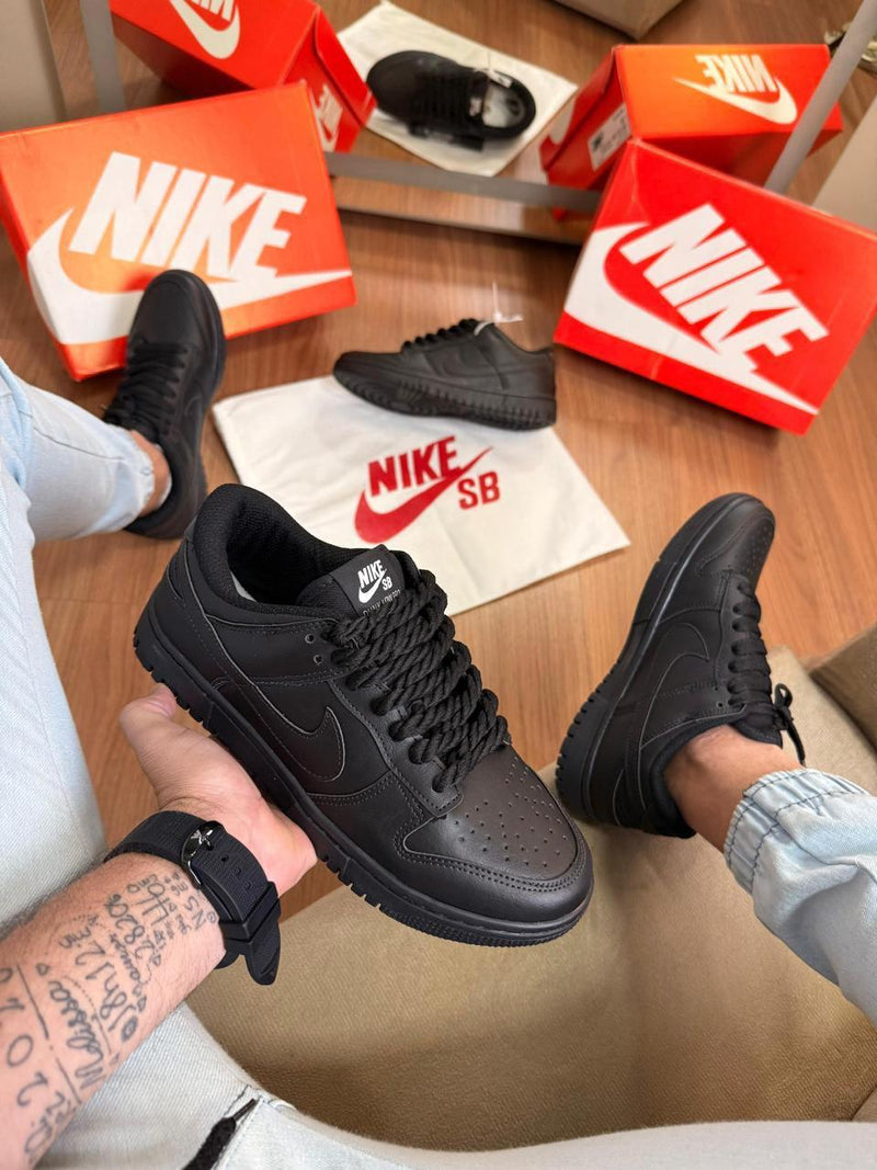 DUNK luxo black