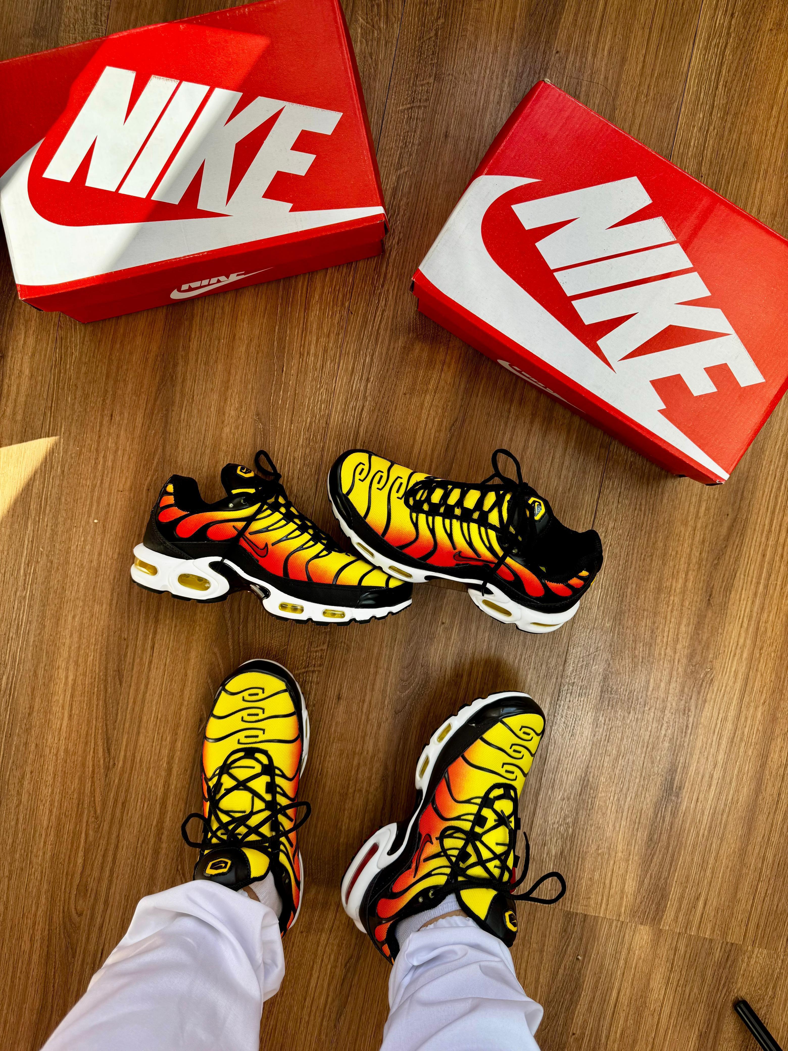 AIR MAX TN PLUS amarelo
