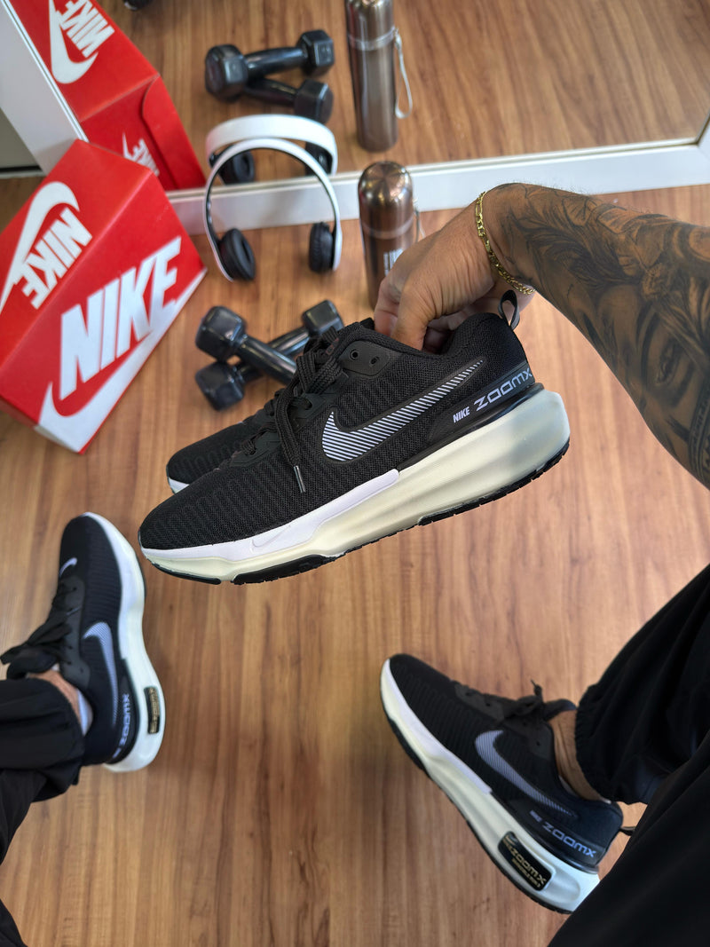 ZOOM X INVINCIBLE RUN 3