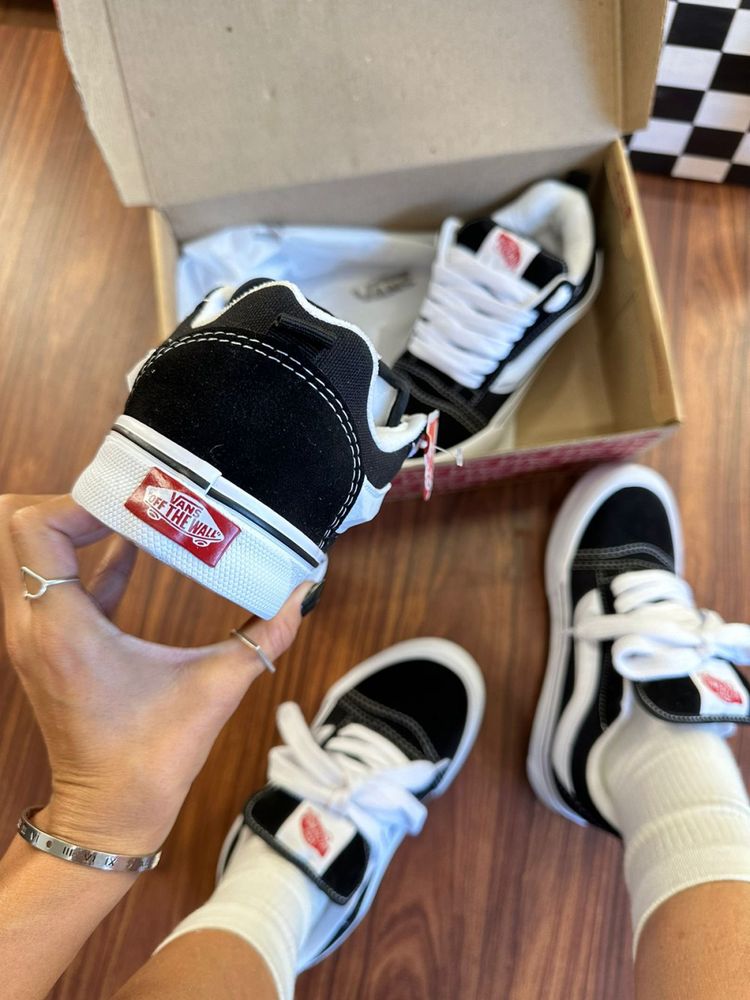 Vans KNU- preto/branco